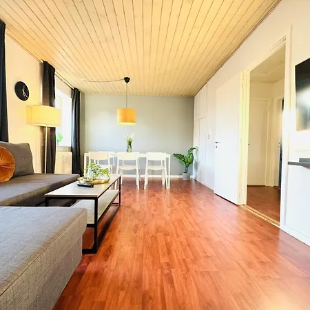 Aday - 2 Bedroom Bright * 约灵